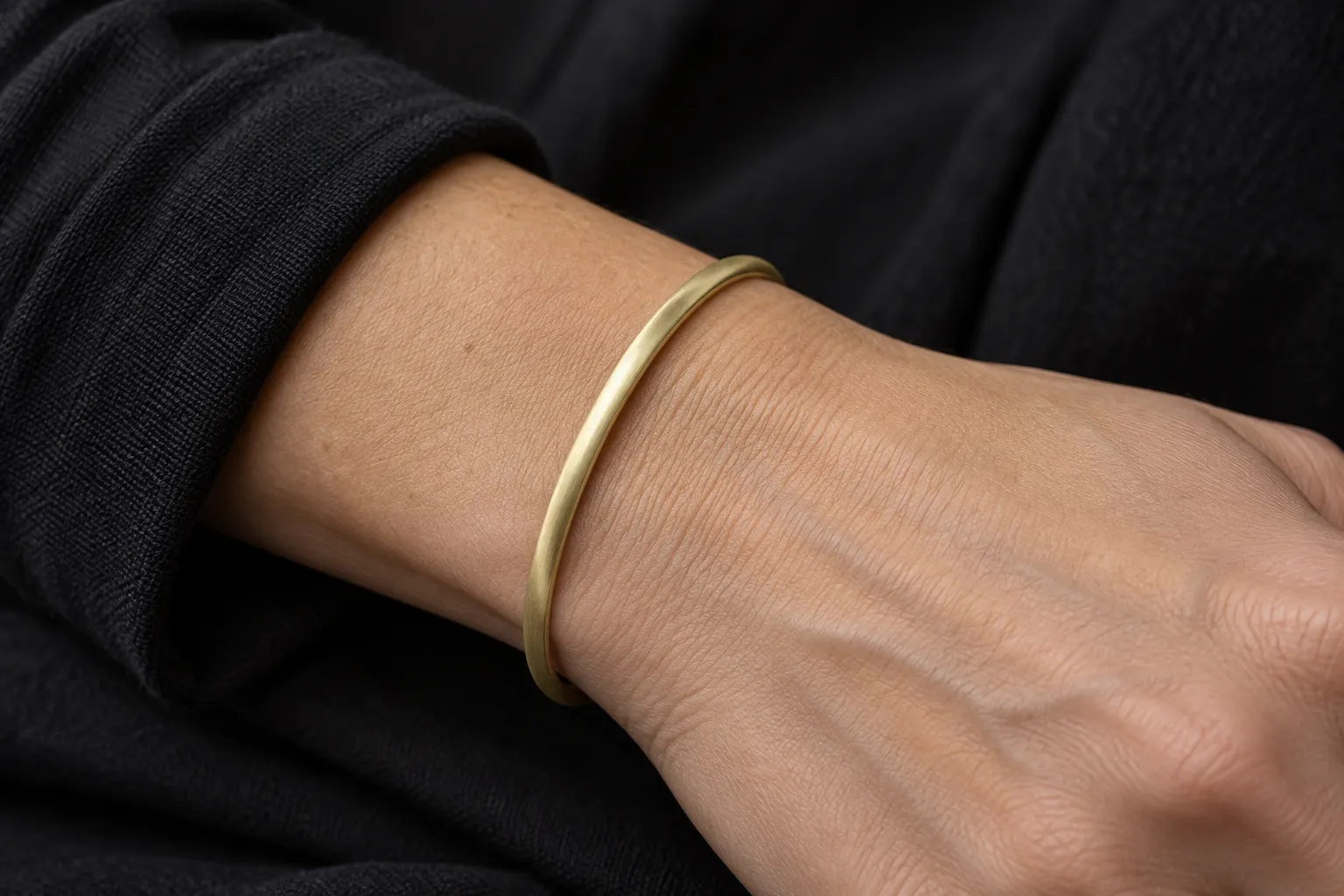 Plain Bangle - 着用イメージ