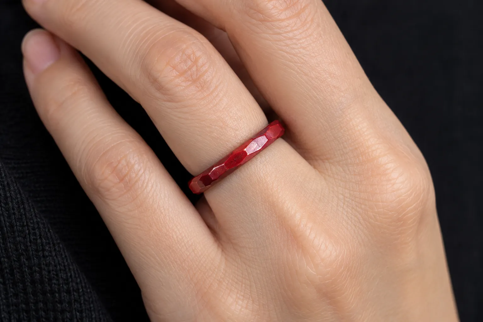 緋銅Ring 【一点物 5号 現品】 - 着用イメージ