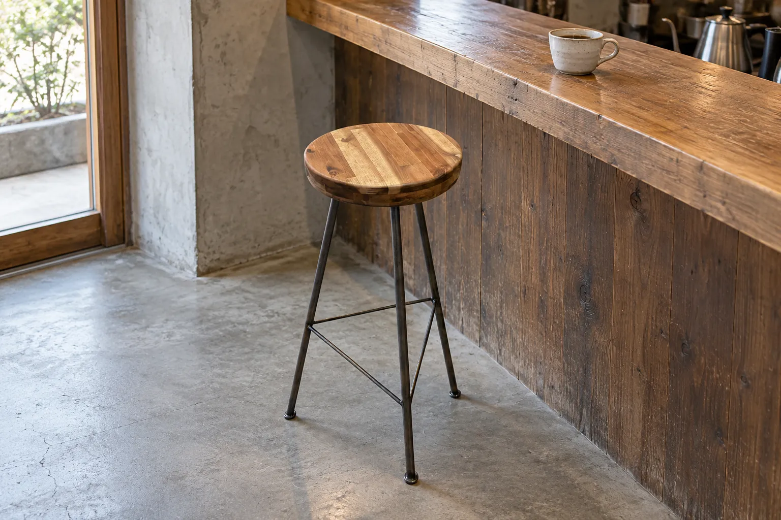 Wood & Iron Highchair - 使用イメージ